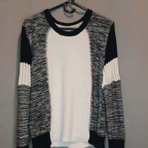 Victoria's Secret Black & White Sweater Size Medium